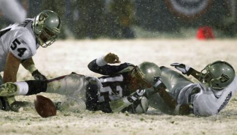 oakland raiders new england patriots tom brady snow